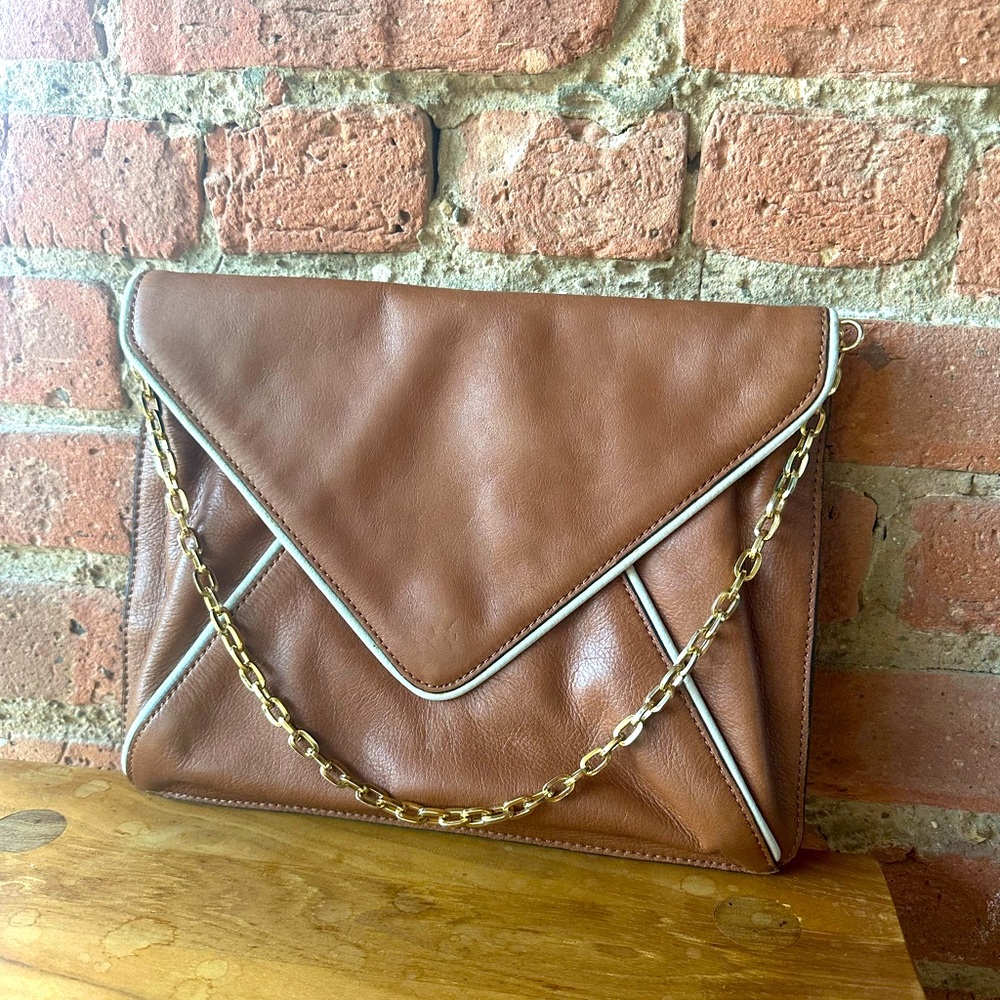 Kate Middleton fave Issa for Banana Republic envelope purse w.gold chain strap